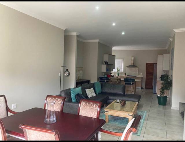 3 BEDROOM HOUSE FOR SALE IN SIX FOUNTAINS